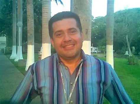 <em>Paco julián</em>